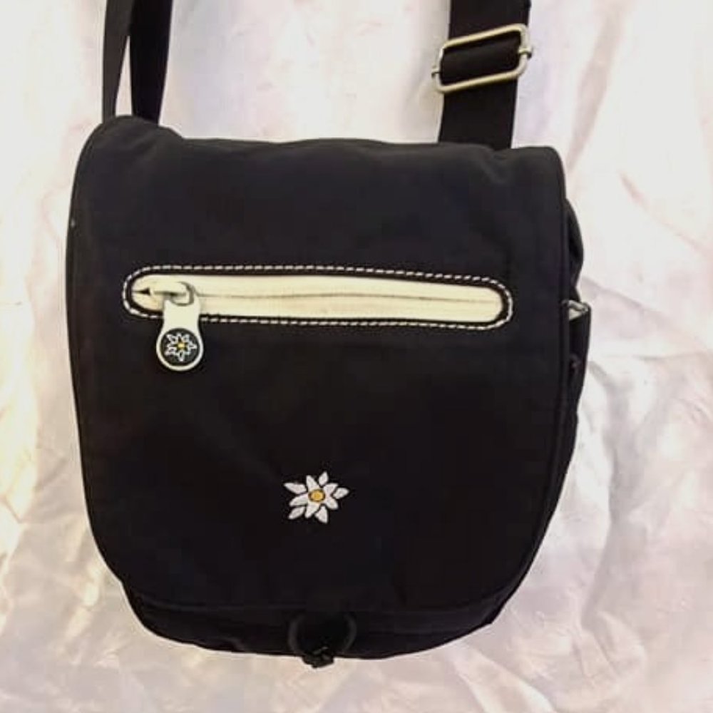 Sherpani Pica Crossbody Wallet Bag